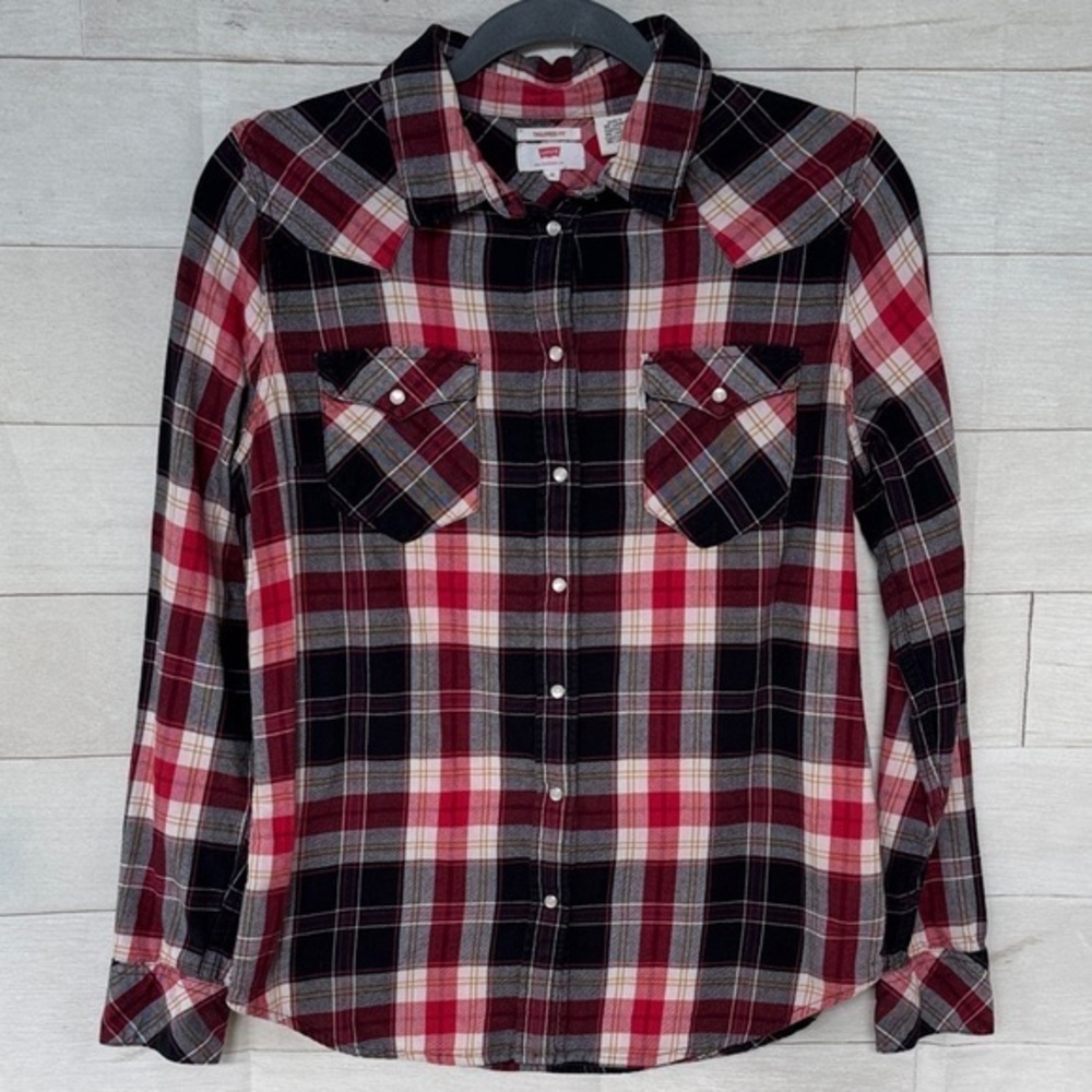 Levi's Red and Black Plaid Button down size small. Country, cowgirl size Meduim